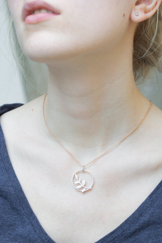 Anhänger Esche mit Kette