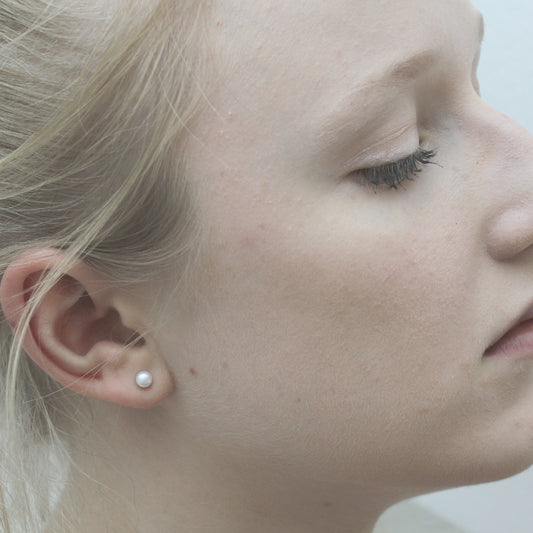 Ohrstecker mit kleinen Perlen