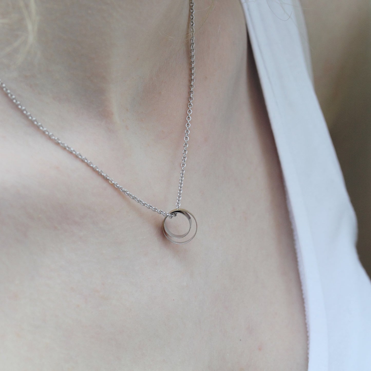 Partnerschmuck Ringe mit Kette