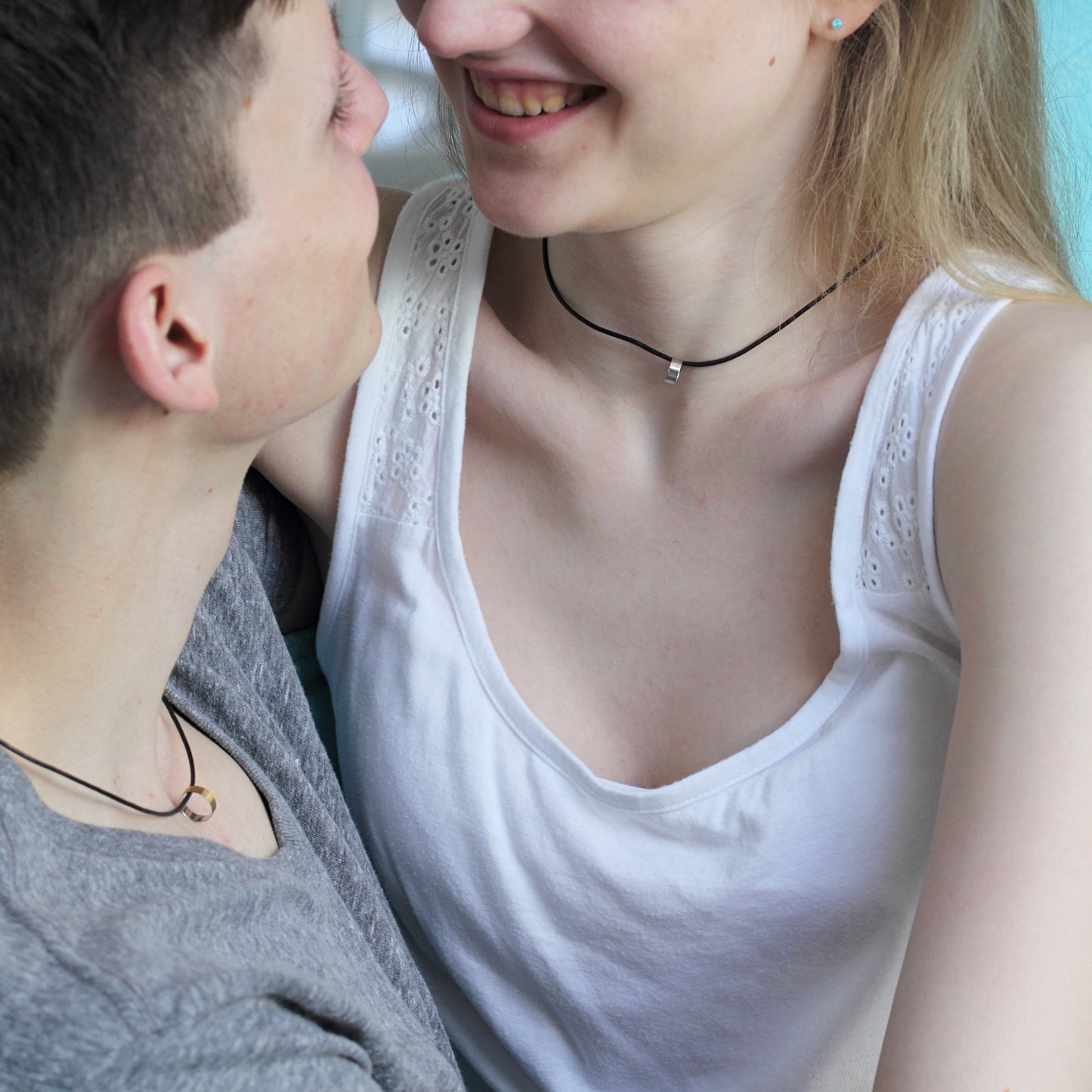 Partnerschmuck Ringe mit Kette