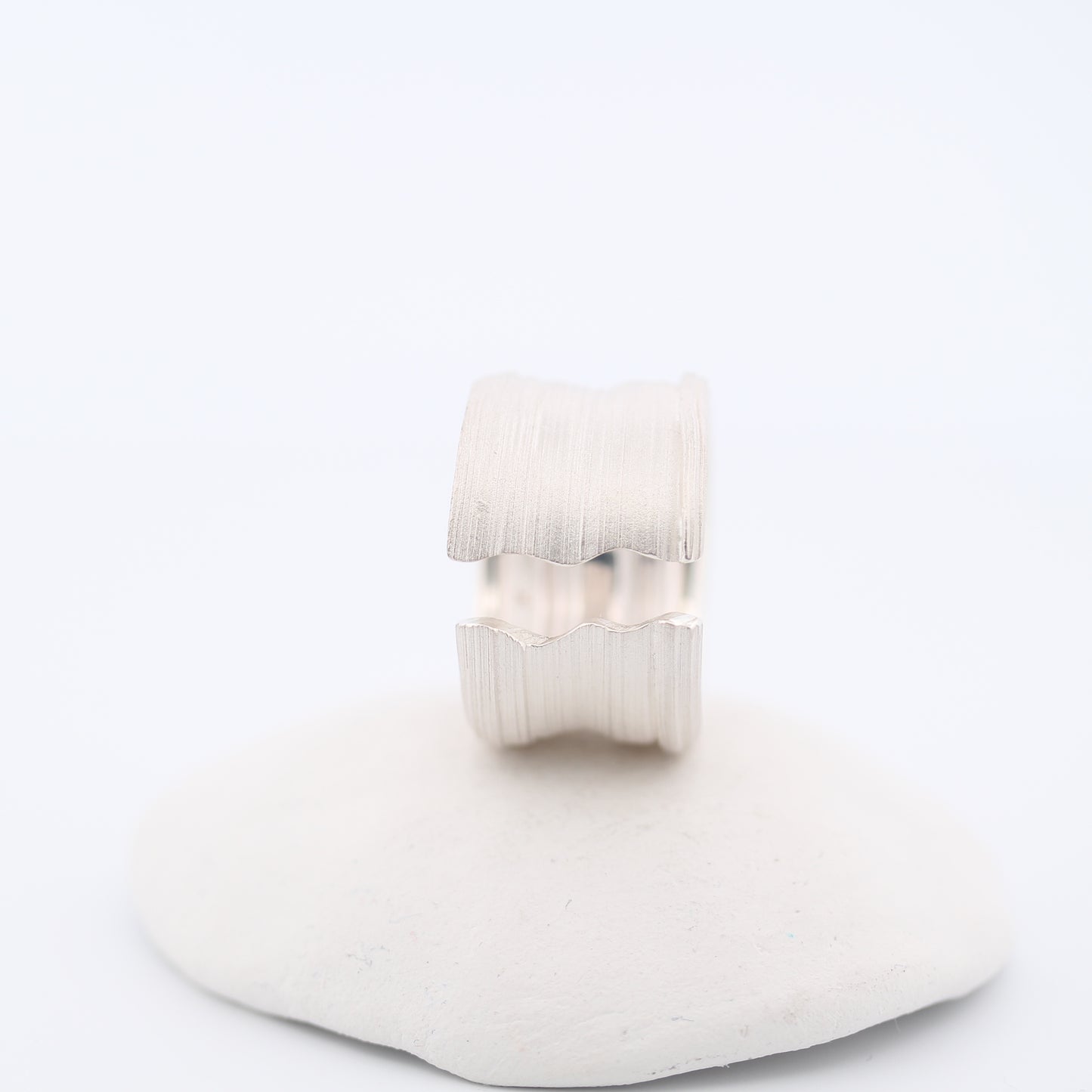 Mitsuro Hikime Ring ookii mizu
