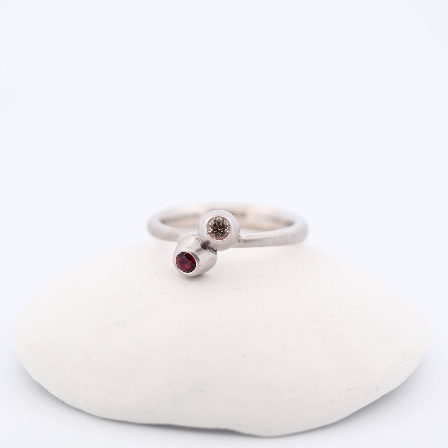 Ring Miss Red