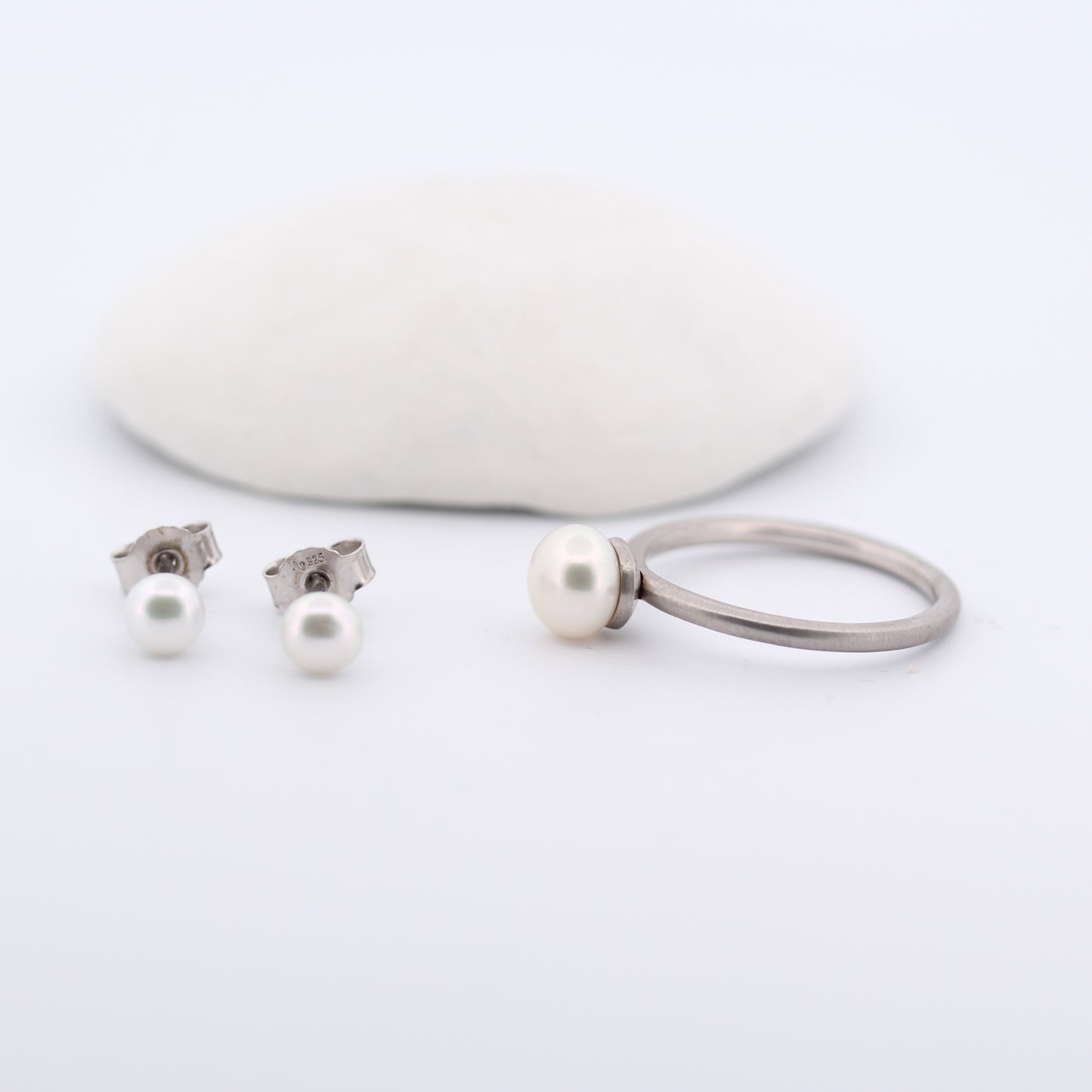 Schmuckset kleine Perlohrstecker