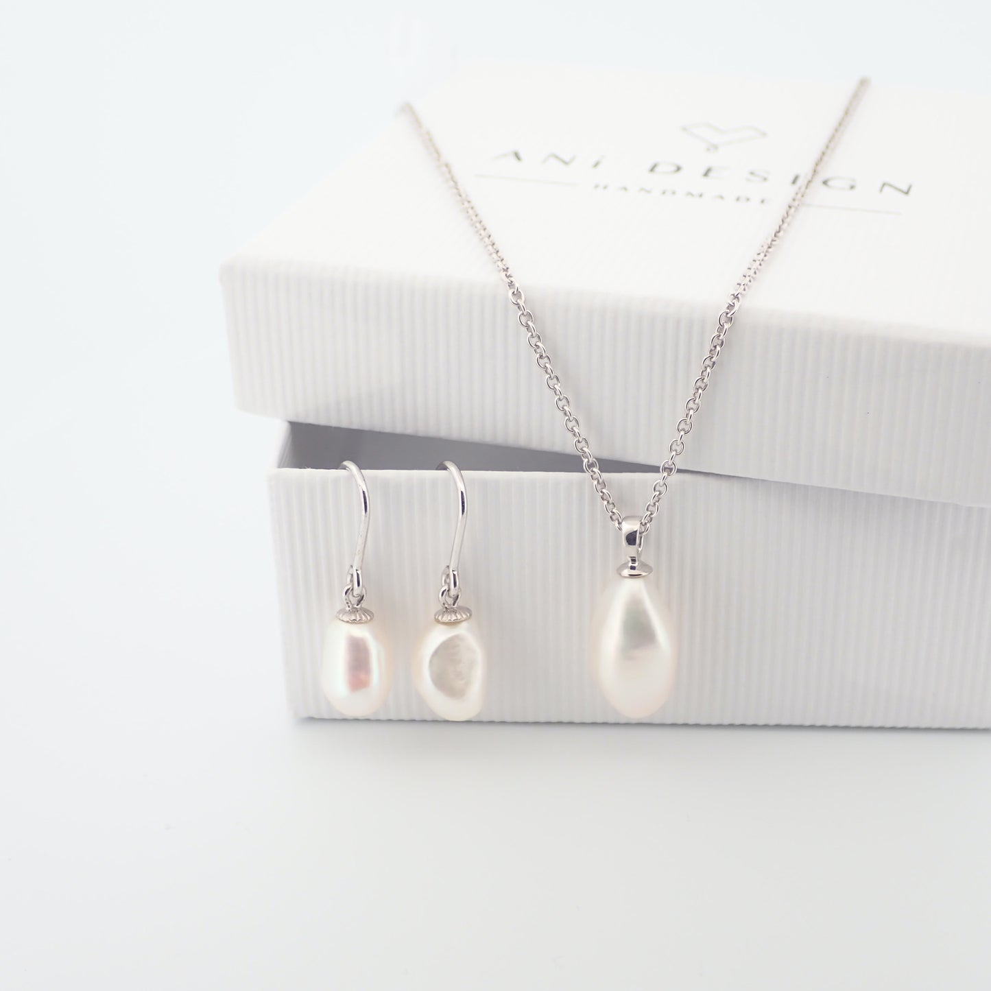 Perlen-Set Kette und Ohrringe