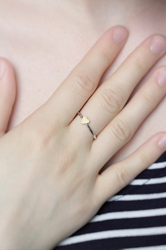 Zarter Ring mit Herz aus echtem Gold